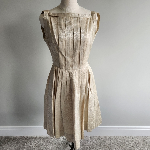 Vintage 50s 60s Sleeveless Gold Brocade Dress Size XS-S Modsquad Mid-century - Picture 1 of 14